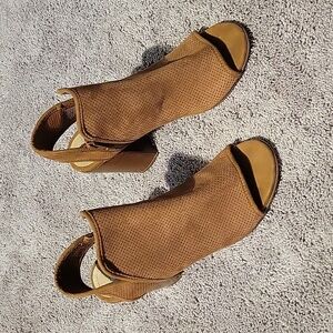 Brown Steve Madden Block 3.5 Inch Heels, Size 11
